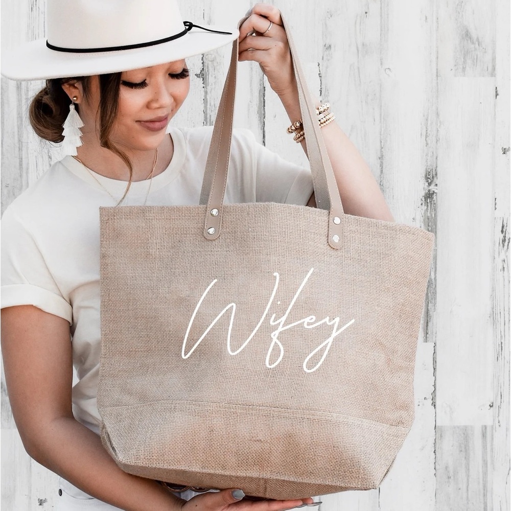 Burlap wifey tote bag
